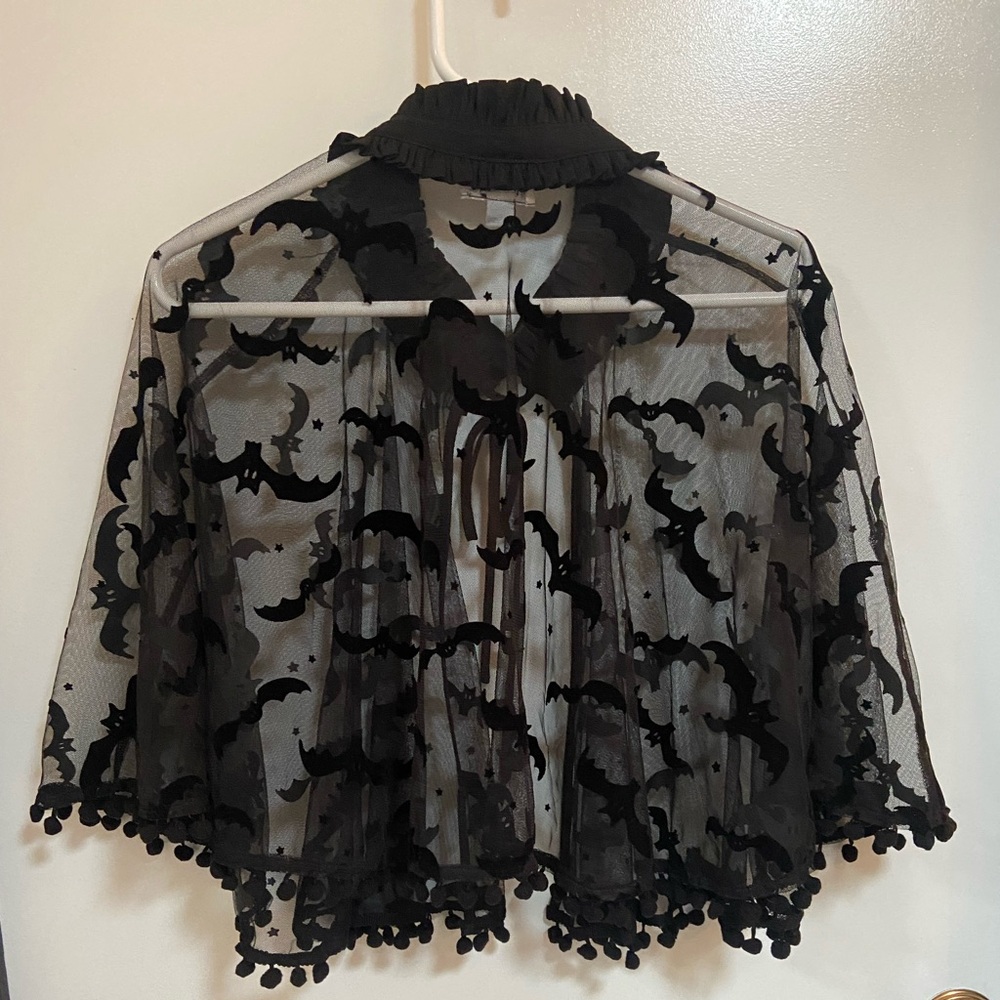 Unique Vintage Capelet - Picture 2 of 3
